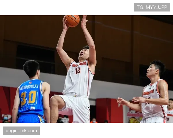 库尔图瓦半月板伤退数周，全面复出尚需时间