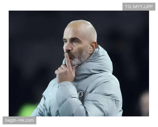 英超揭幕战点燃战火:曼联切尔西强强对话,新赛季大幕拉开 英超揭幕战点燃战火:曼联切尔西强强对话,新赛季大幕拉开