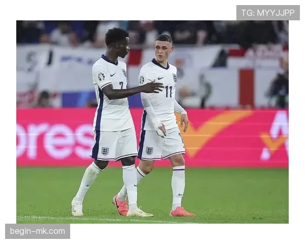 福登与萨卡:边路爆点与中路创造核心的角色差异解析