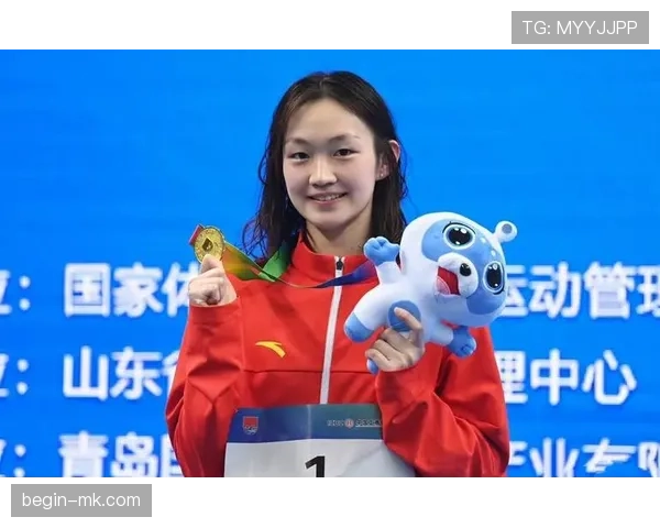 李冰洁训练完直接拎包去商场刷空卡